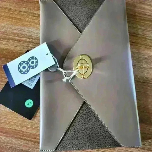 Italian Ultra Thin Leather Kisslock Close Nwts Clutch. - Picture 5 of 8